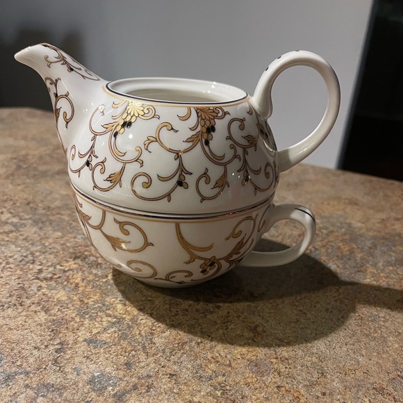 Vintage Porcelain Teapot/cup Set - Picture 3 of 6